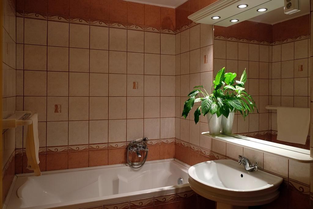 Var-Torony Apartman Gyula Exterior photo