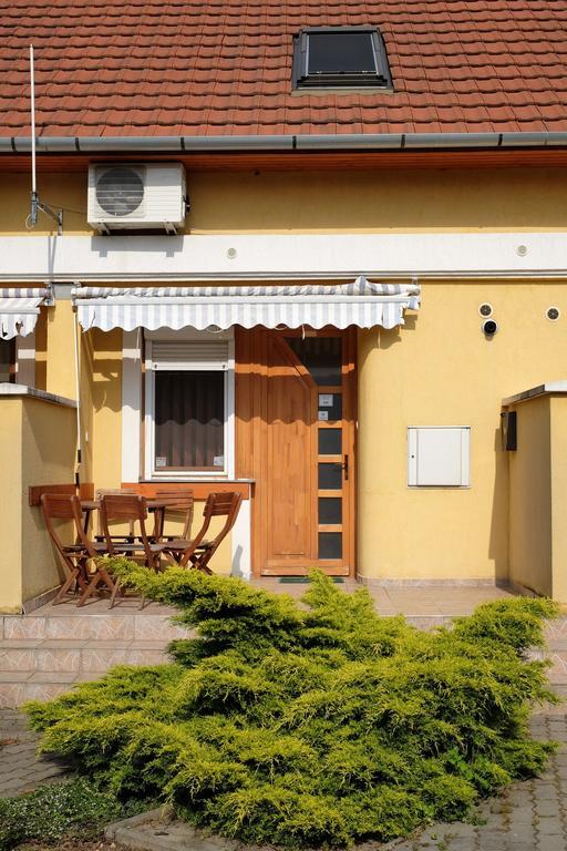 Var-Torony Apartman Gyula Exterior photo