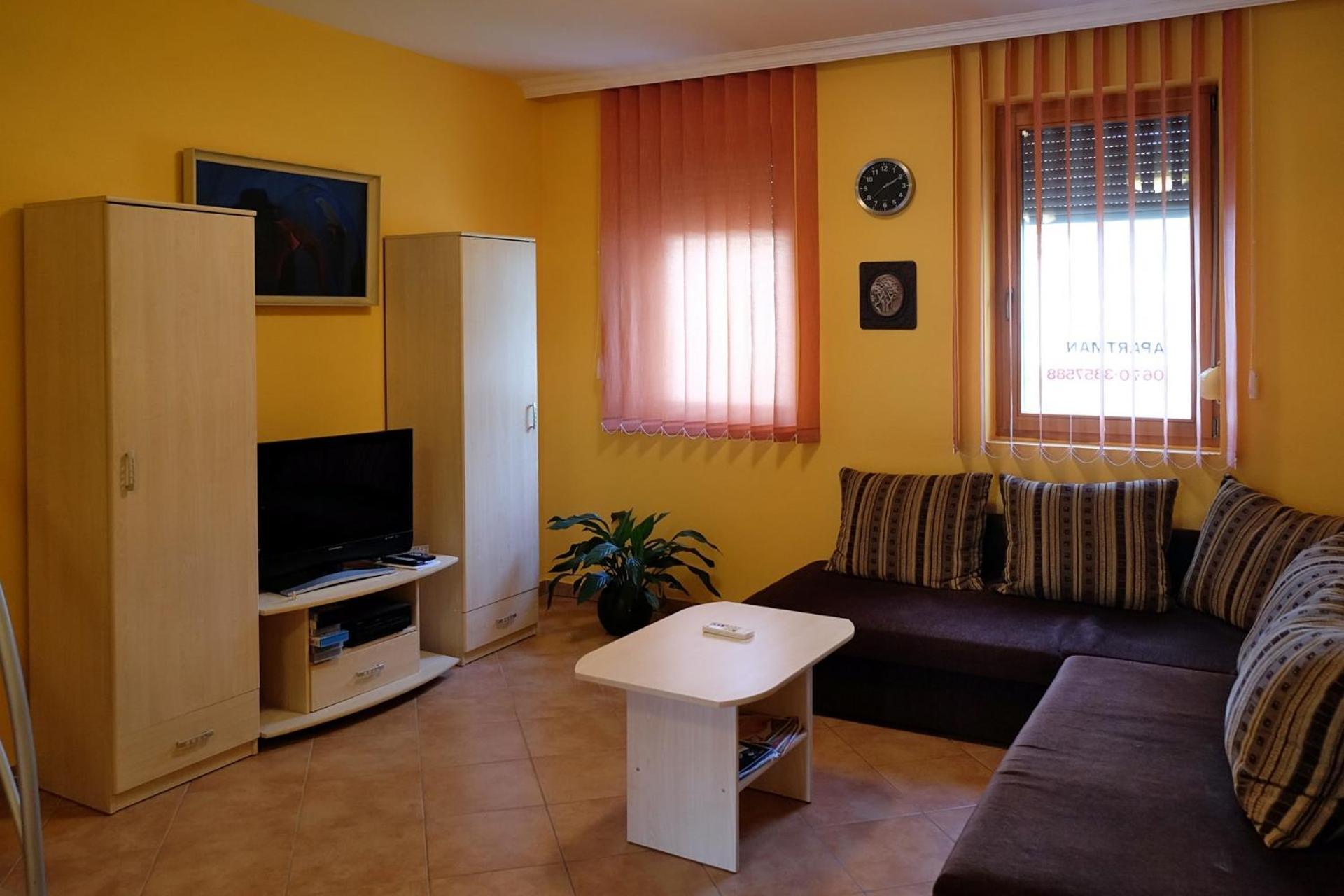 Var-Torony Apartman Gyula Exterior photo